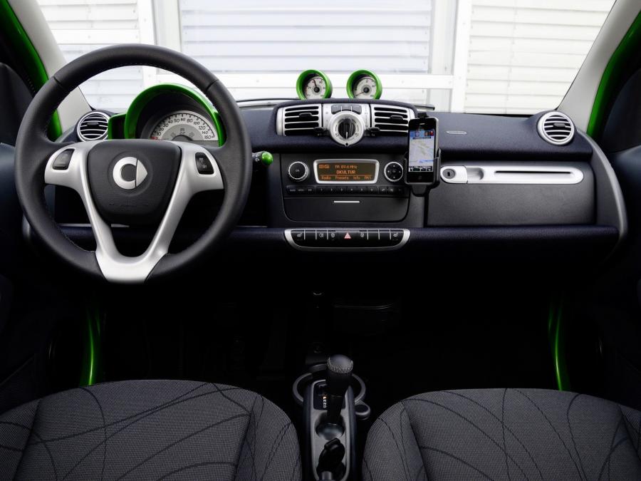 Торпедо Smart ForTwo Electric Drive Coupe (C451) 2011 года  (фото 35 из 44)